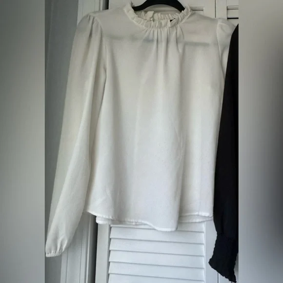 3 set of blouses - Picture 4 of 5